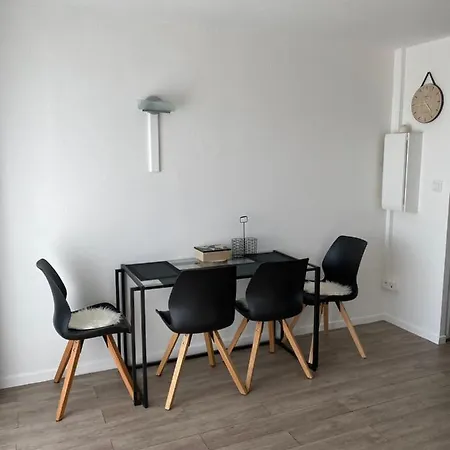 Studio Cabine Vue Port - Clim - Wifi - Parking Prive Apartment *